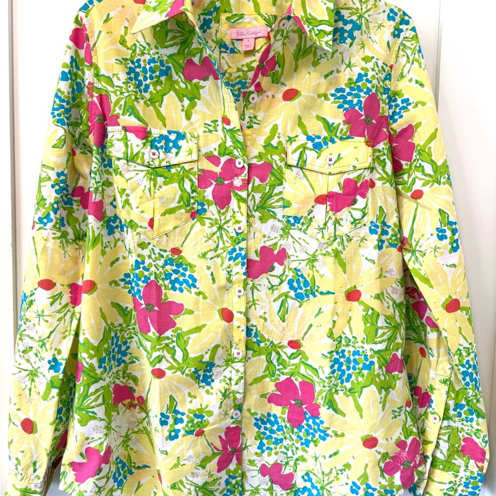 Lilly Pulitzer Vibrant Floral Cotton Blouse!